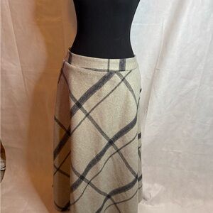 Women's Plaid A-Line Wool Skirt - Black and Gray